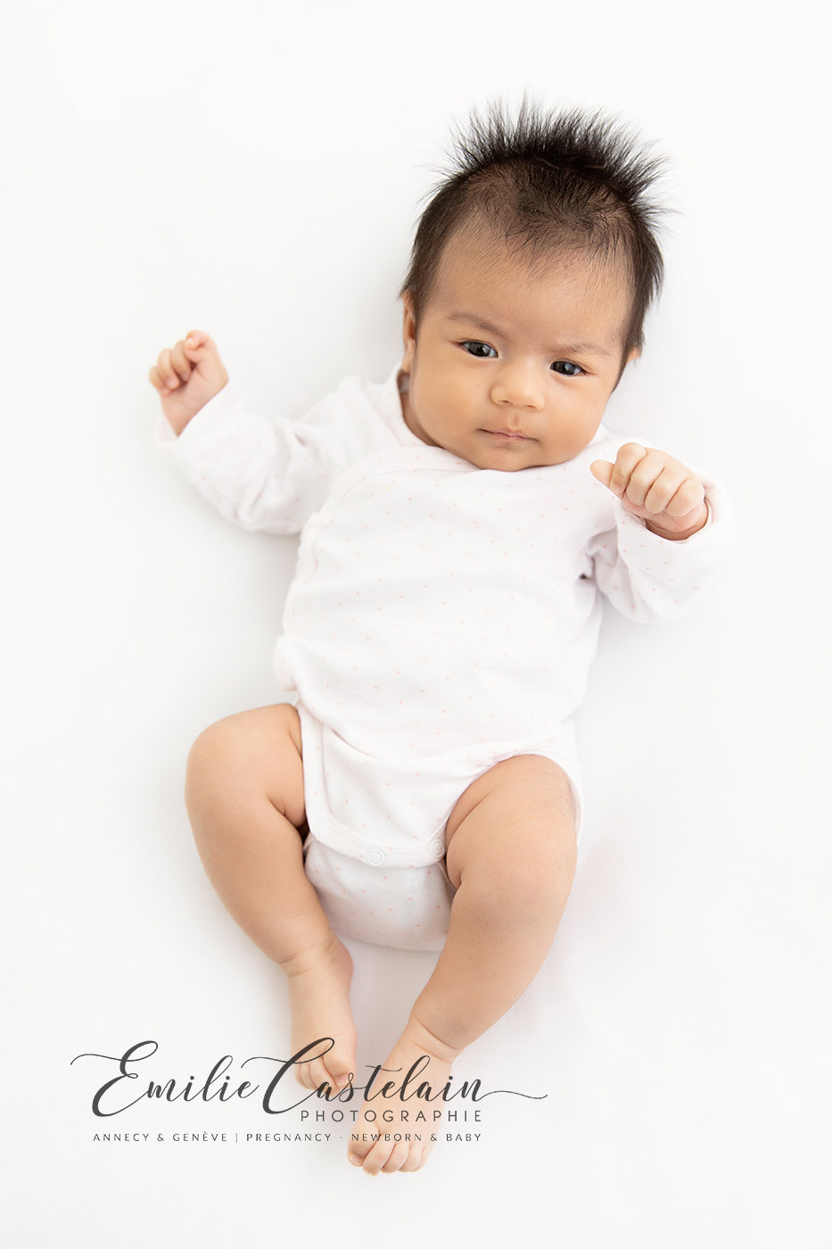 Séance bébé 1 mois 1/2 au studio - Olivia - Photographe bebe grossesse  Genève & Annecy